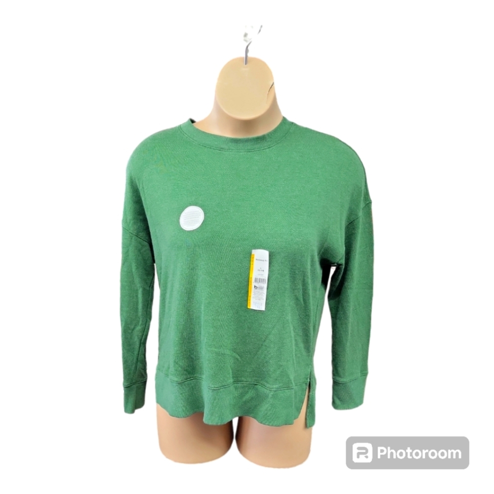 Time and Tru Green sweatshirt with side slits. SIZE Large